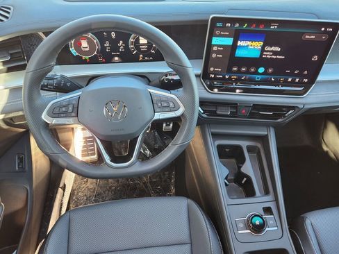New 2026 Volkswagen Tiguan SE R-Line AWD/4WD image 3