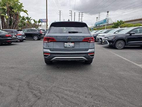 Used 2022 Volkswagen Taos SE AWD/4WD image 6