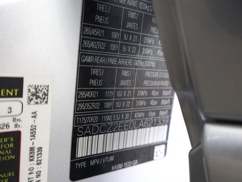 Used 2020 Jaguar F-PACE SVR image 59