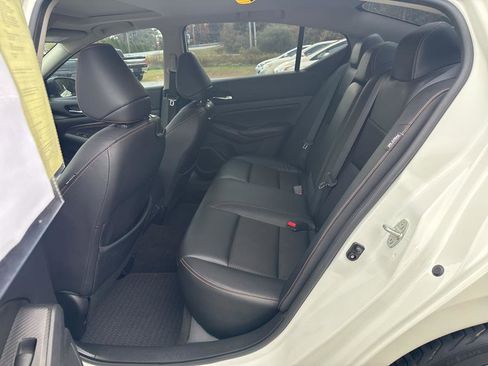 Used 2021 Nissan Altima 2.5 SR w/ SR Premium Package image 5