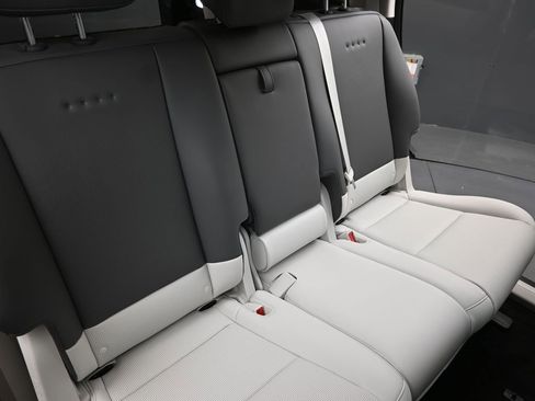 New 2026 Hyundai Ioniq 9 SEL image 16