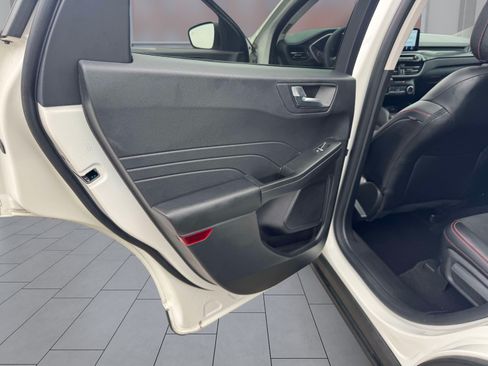 Used 2022 Ford Escape SEL w/ SEL Stealth AWD Package image 16