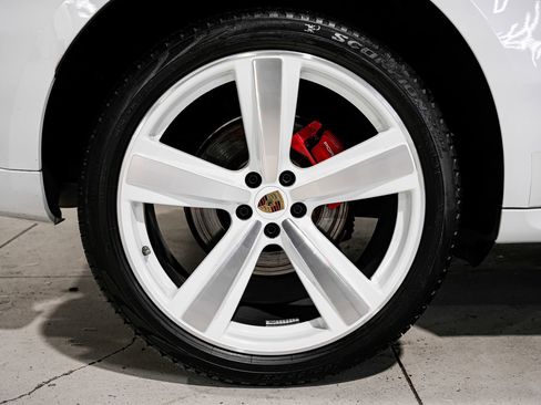 Used 2023 Porsche Macan S AWD/4WD image 53