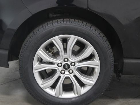 Used 2024 Ford Edge Titanium AWD/4WD image 13