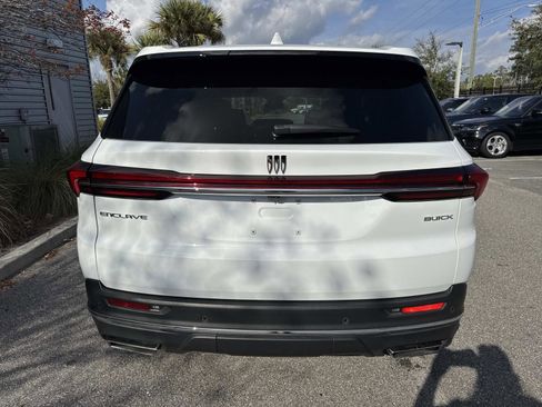 Used 2025 Buick Enclave Preferred image 7