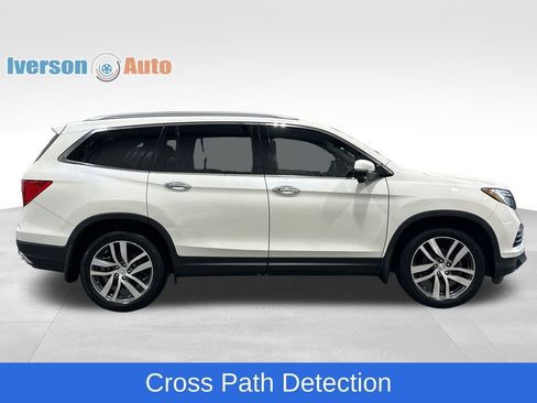Used 2018 Honda Pilot Touring image 12