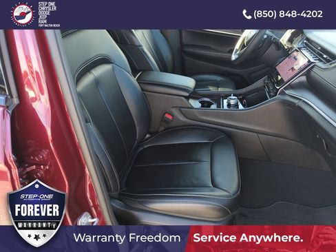 Used 2025 Jeep Grand Cherokee L Limited w/ Black Appearance Package AWD/4WD image 36