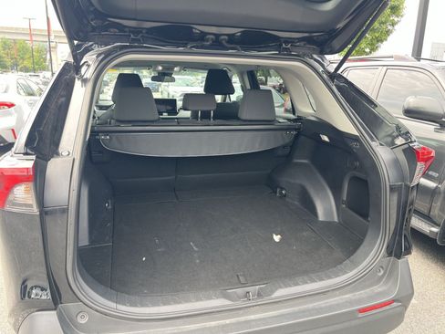 Used 2025 Toyota RAV4 XLE AWD/4WD image 23