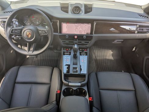 Certified 2026 Porsche Macan AWD/4WD image 23