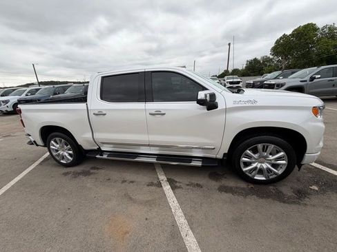 Used 2023 Chevrolet Silverado 1500 High Country w/ High Country Premium Package AWD/4WD image 4