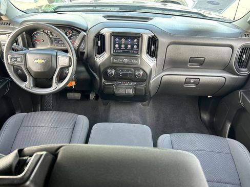 Used 2020 Chevrolet Silverado 1500 Custom w/ Custom Value Package RWD image 12