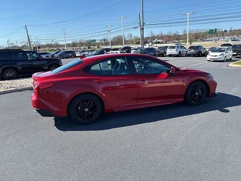 Certified 2025 Toyota Camry SE image 6