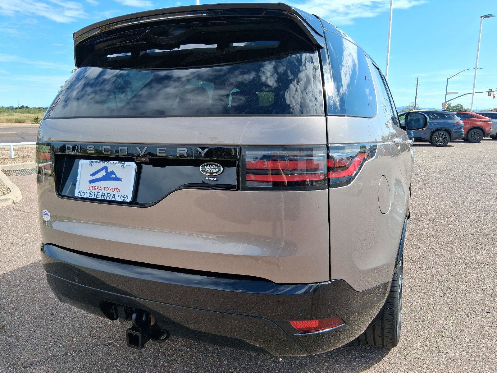 Used 2021 Land Rover Discovery HSE R-Dynamic AWD/4WD image 15
