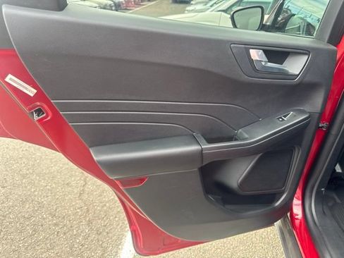 Used 2022 Ford Escape SEL FWD image 15