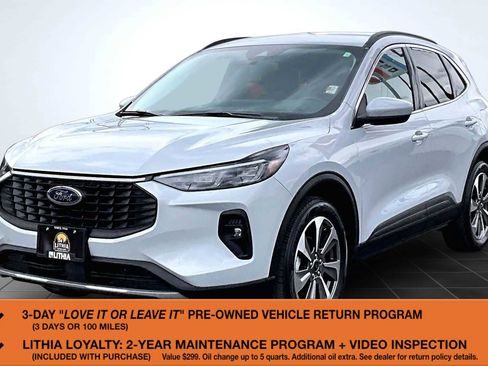 Used 2025 Ford Escape Platinum AWD/4WD image 1