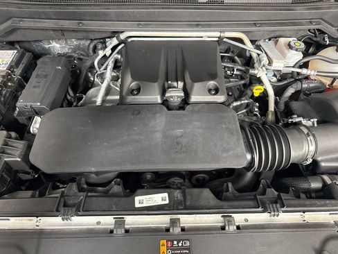 Used 2025 Chevrolet Colorado Trail Boss AWD/4WD image 39