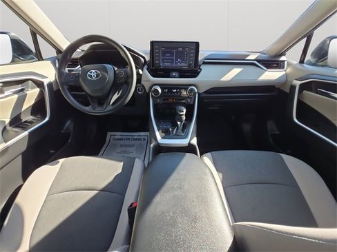 Certified 2022 Toyota RAV4 XLE image 17