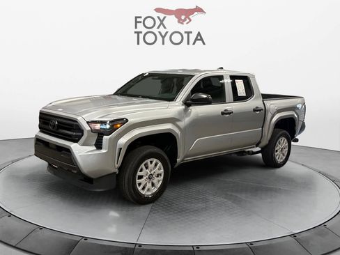 Used 2025 Toyota Tacoma SR AWD/4WD image 1