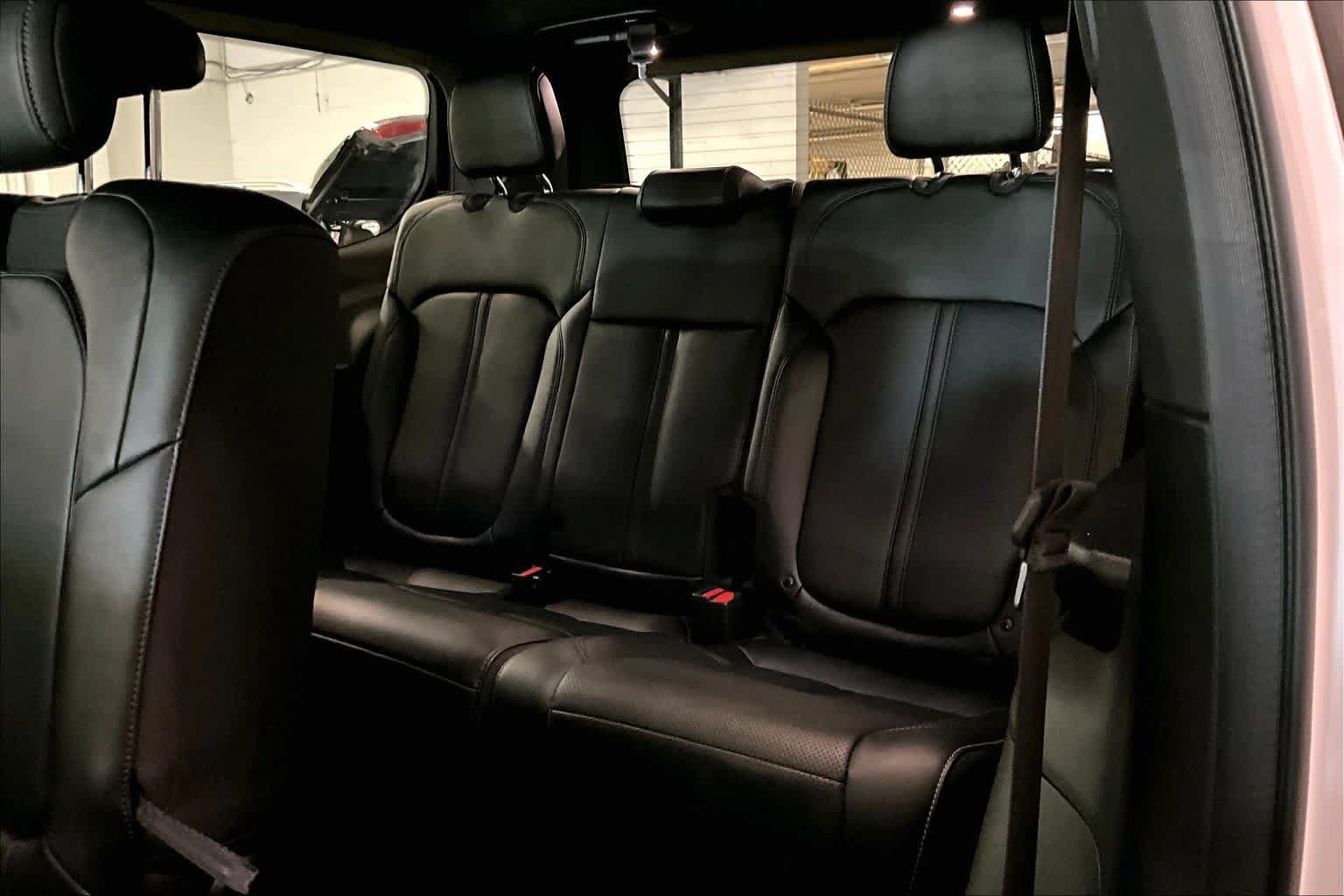 Used 2022 Jeep Wagoneer Series III w/ Premium Group I AWD/4WD image 30