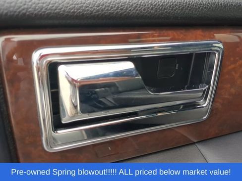 Used 2016 Lincoln Navigator Select AWD/4WD image 37