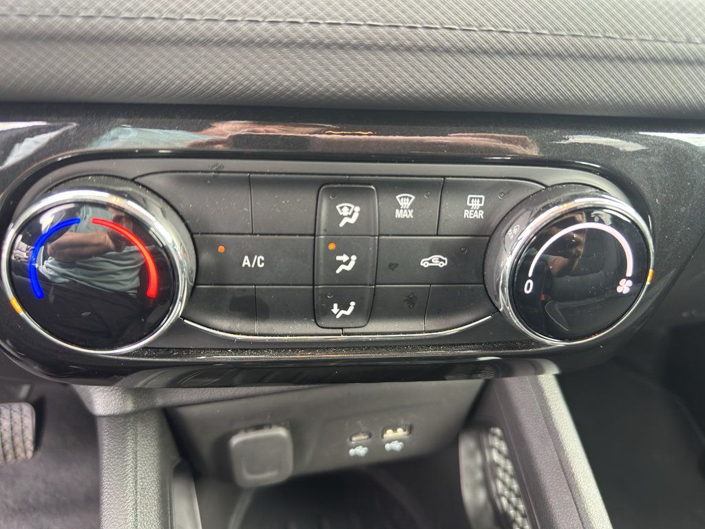 Used 2025 Chevrolet TrailBlazer LT FWD image 21