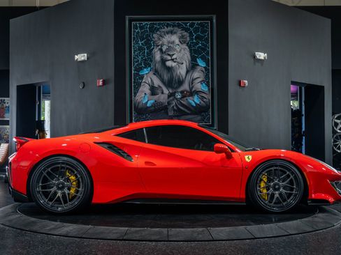 Used 2020 Ferrari 488 Pista Coupe image 32