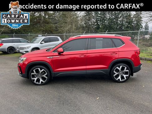 Certified 2023 Volkswagen Taos SEL image 5