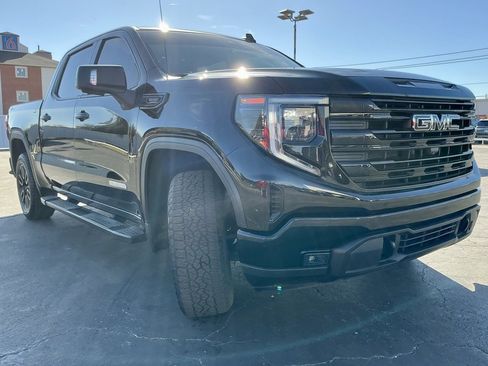 Used 2022 GMC Sierra 1500 Elevation w/ Elevation Premium Package image 7