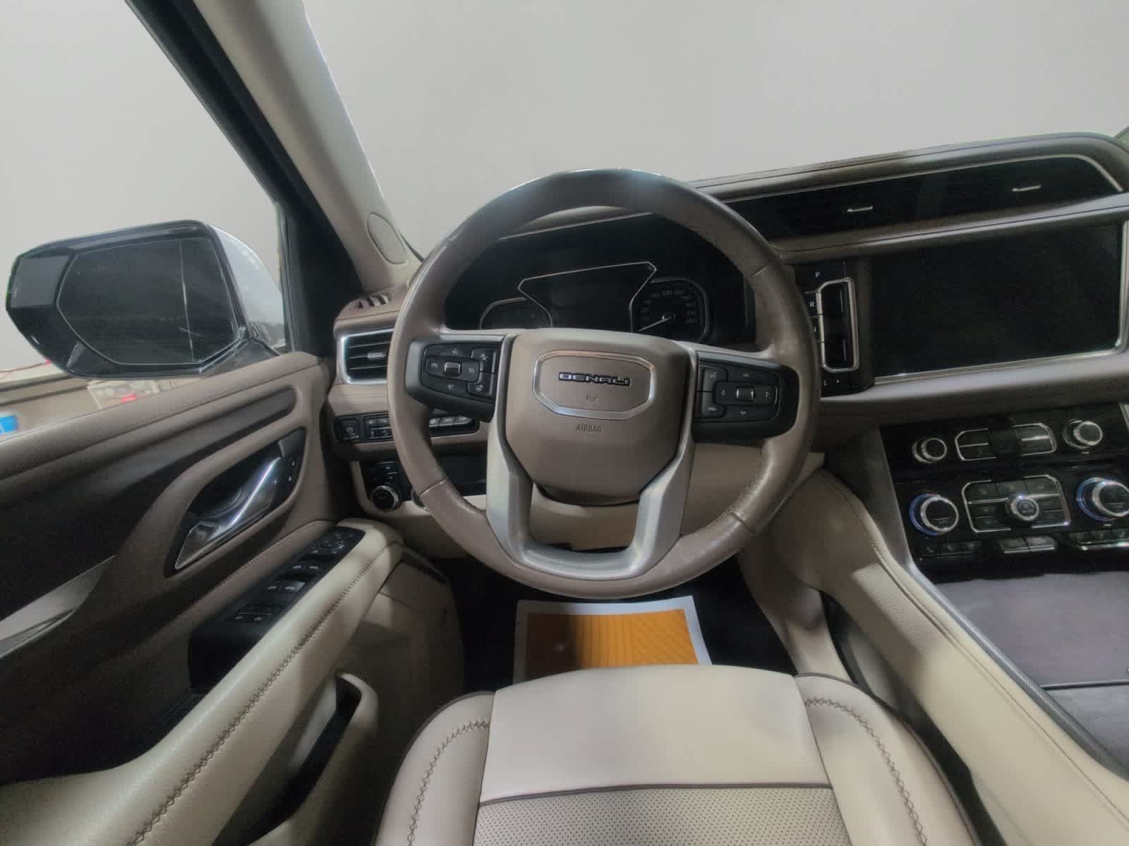 Used 2021 GMC Yukon Denali AWD/4WD image 12