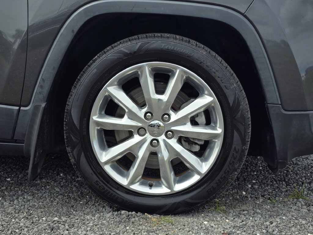 Used 2014 Jeep Cherokee Limited FWD image 11
