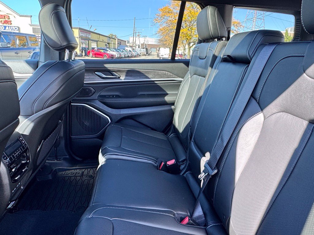 New 2026 Jeep Grand Cherokee L Limited AWD/4WD image 17