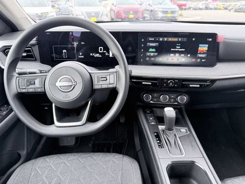 Certified 2025 Nissan Kicks SV image 15