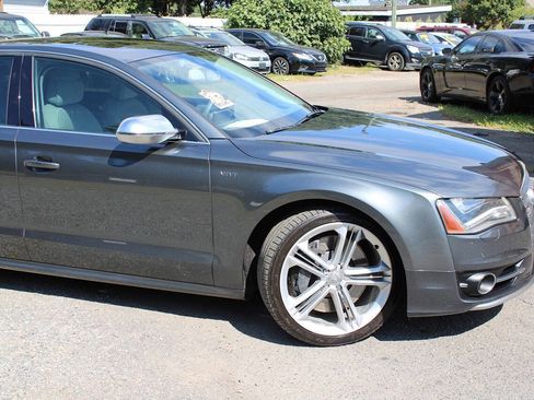 Used 2013 Audi S8 w/ Full Leather Pkg image 4