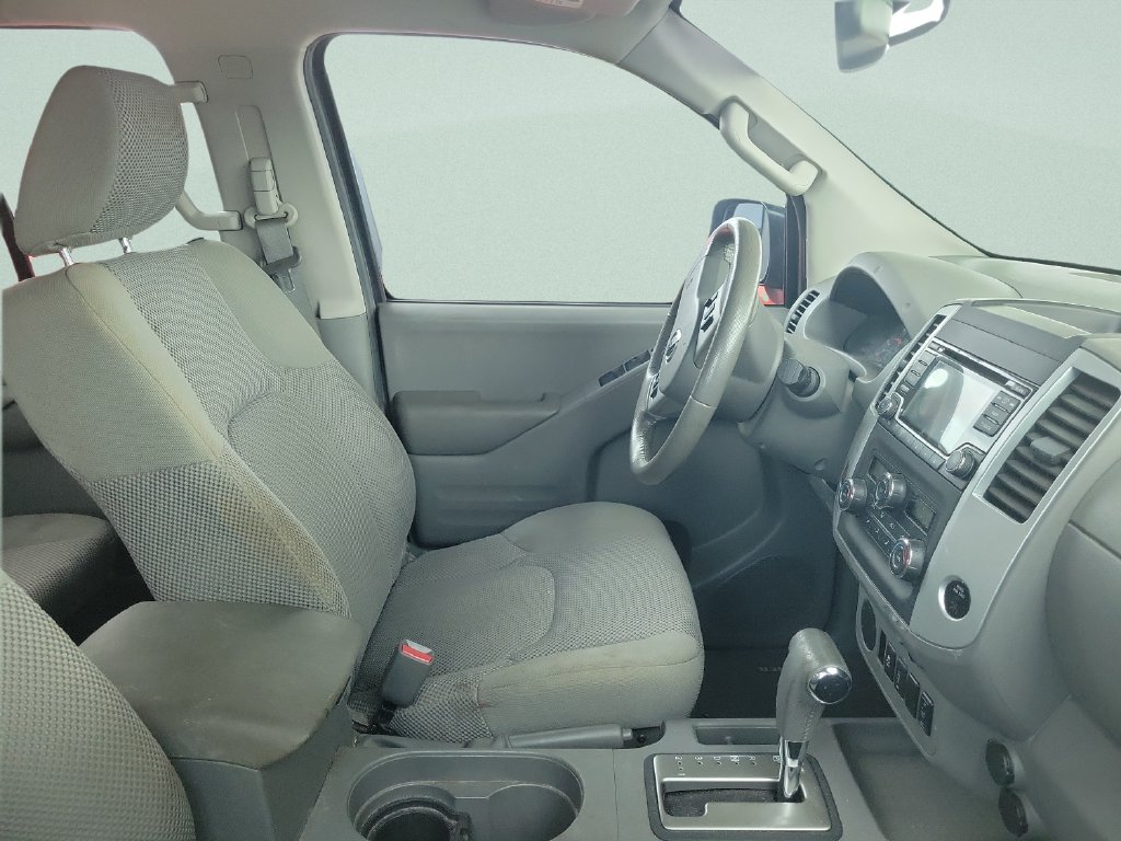 Used 2016 Nissan Frontier SV w/ SV Value Truck Package RWD image 2