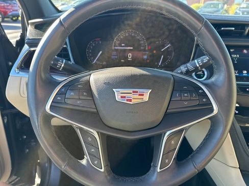 Used 2017 Cadillac XT5 Luxury w/ Driver Awareness Package image 12