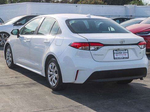Used 2024 Toyota Corolla LE image 6