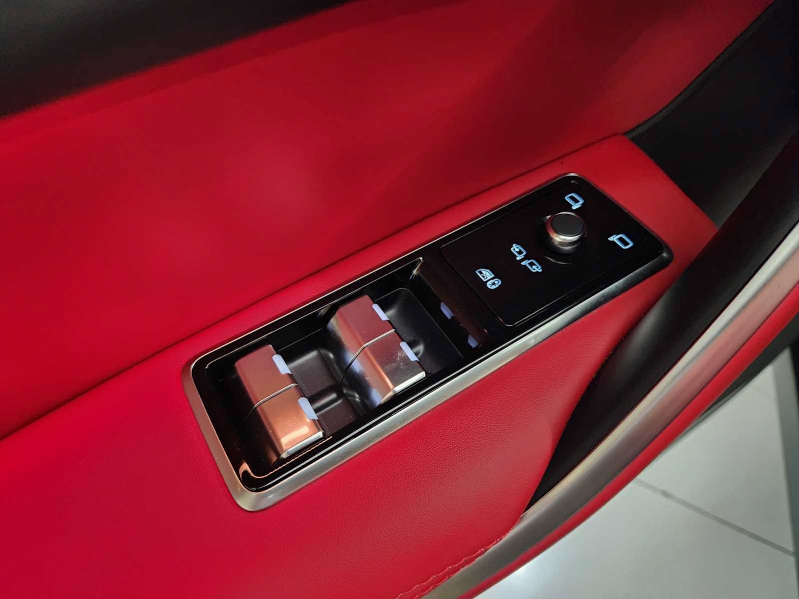 New 2026 Jaguar F-PACE R-Dynamic S AWD/4WD image 37