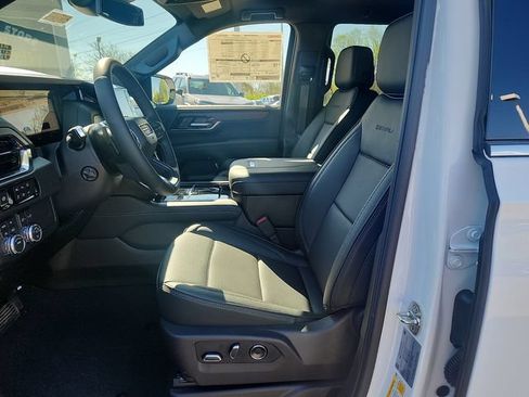 New 2026 GMC Yukon Denali AWD/4WD image 9