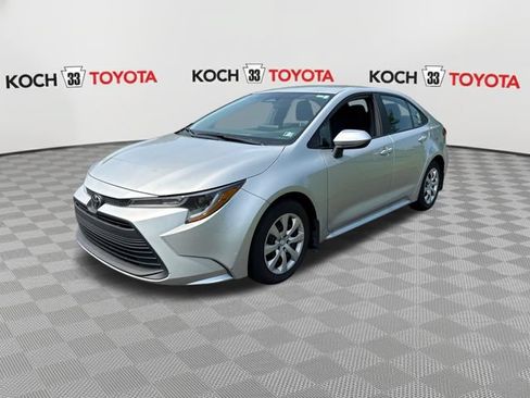 Used 2024 Toyota Corolla LE FWD image 3