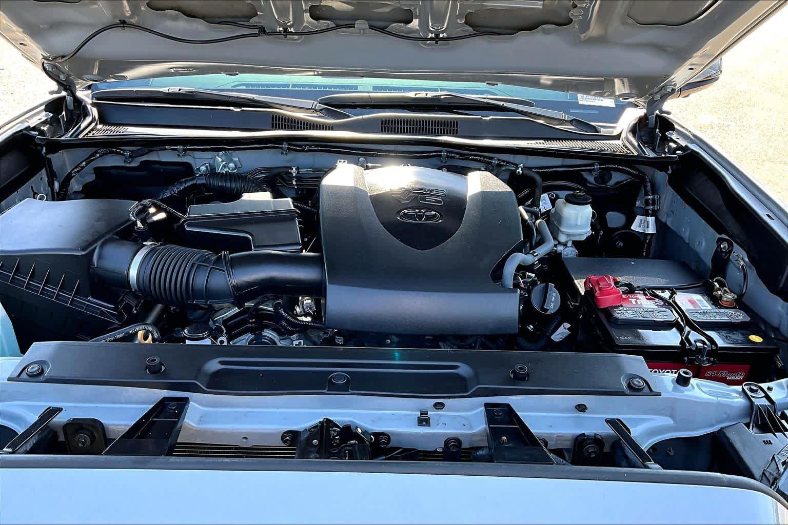 Certified 2020 Toyota Tacoma TRD Sport w/ TRD Premium Sport Package AWD/4WD image 31