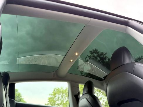 Used 2019 Tesla Model 3 Performance image 20