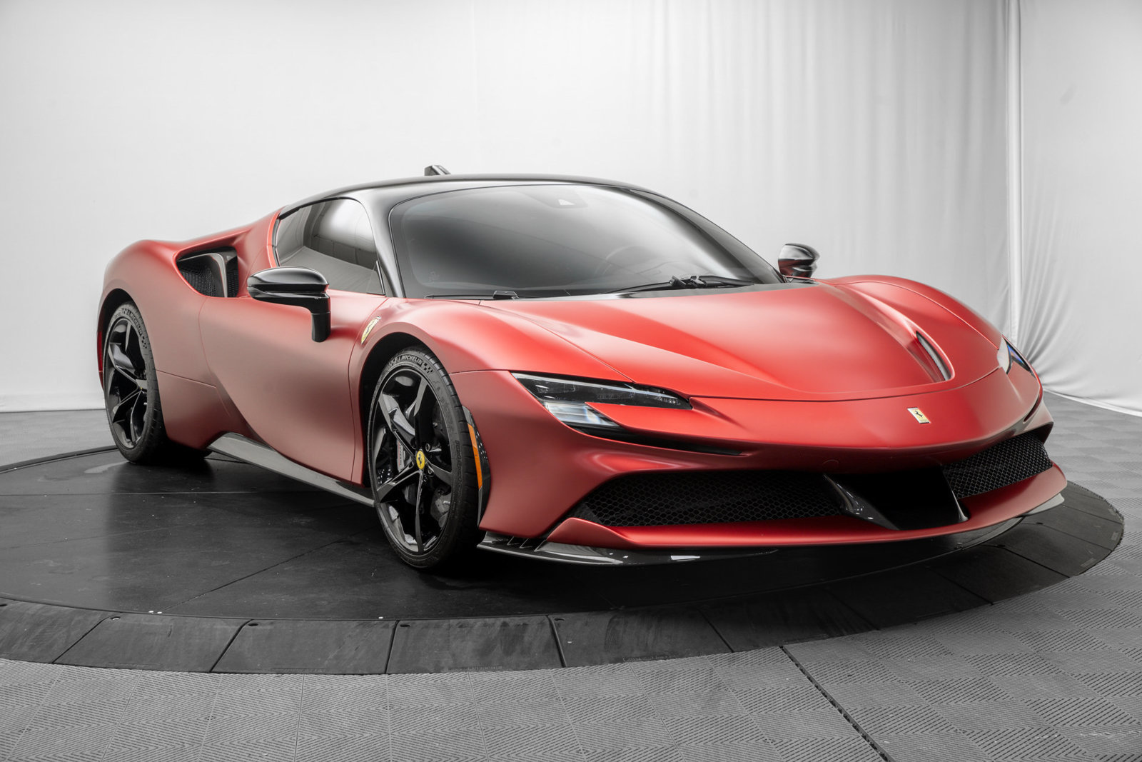 Used 2021 Ferrari SF90 Stradale AWD/4WD image 9