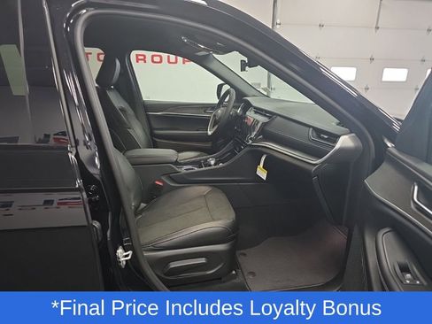 New 2026 Jeep Grand Cherokee Altitude image 21