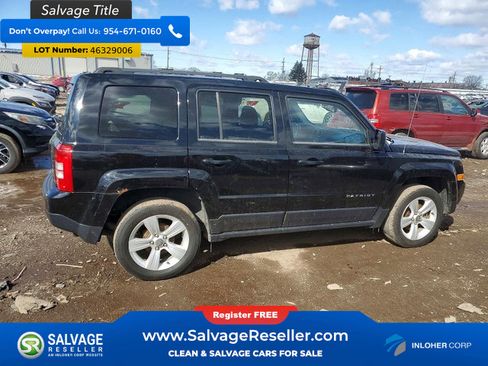 Used 2014 Jeep Patriot Latitude w/ Sun/Sound Group FWD image 4
