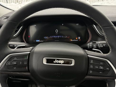 Used 2023 Jeep Grand Cherokee L Limited image 22