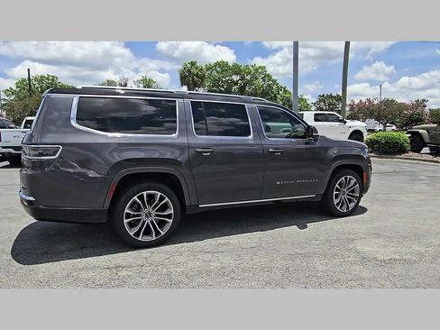 Used 2024 Jeep Grand Wagoneer L Series III w/ Rear Seat Video Group 1 AWD/4WD image 36