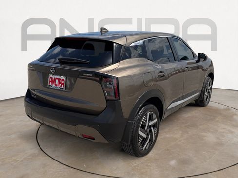 Used 2025 Nissan Kicks SV w/ Charging Package FWD image 11