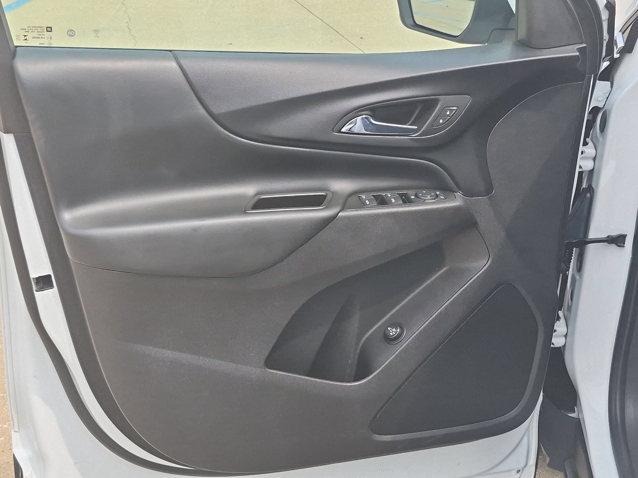 Used 2024 Chevrolet Equinox LT FWD image 12
