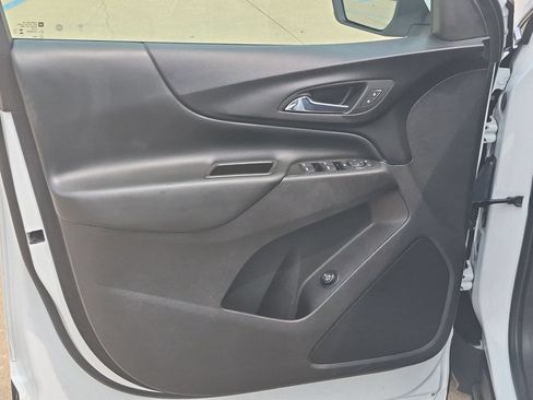 Used 2024 Chevrolet Equinox LT FWD image 12