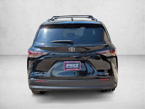 Used 2026 Toyota Sienna XLE AWD/4WD image 6